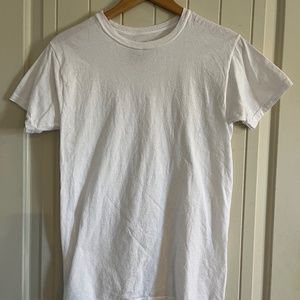 Tee- shirt
